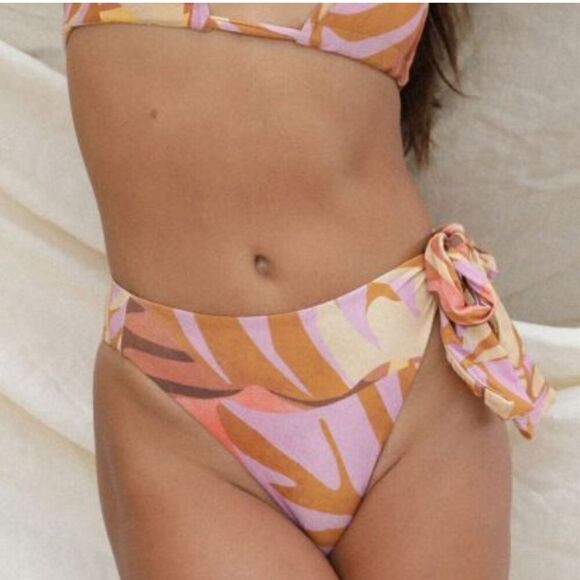 Stone Fox Swim June  Bikini Bottom Tropic Print - Picture 1 of 9